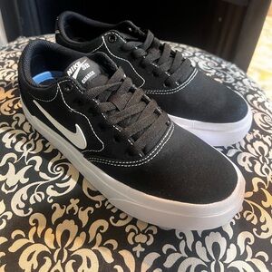 NIKE SB CHARGE YOUTH